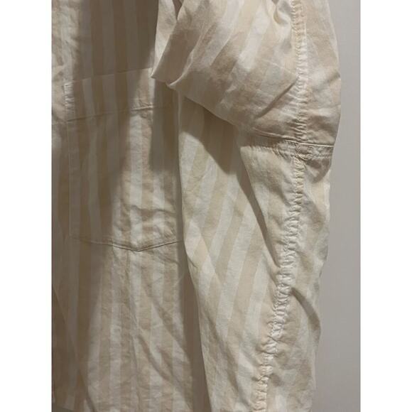 Everlane Way Short Shirt in Silky Cotton - Picture 6 of 7